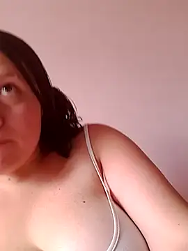 Show modela Nyla_velvet na web-kameri