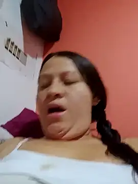 Show modela Nyla_velvet na web-kameri