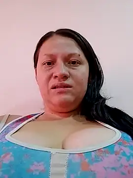 Chat XXX en directo de Nyla_velvet