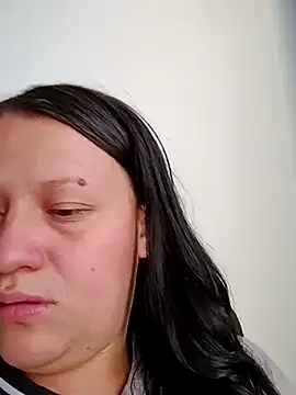 Show modela Nyla_velvet na web-kameri