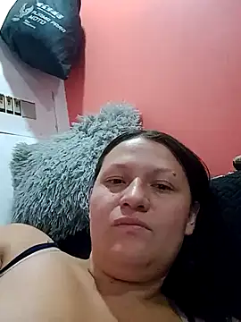 Show modela Nyla_velvet na web-kameri