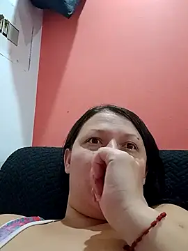 Nyla_velvet webkamerás műsora
