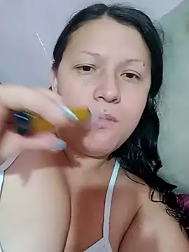 הופעת וובקאם של Nyla_velvet