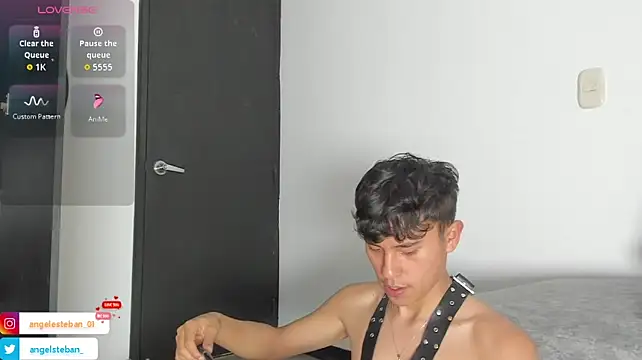Angel_esteban_fx 网络视讯表演