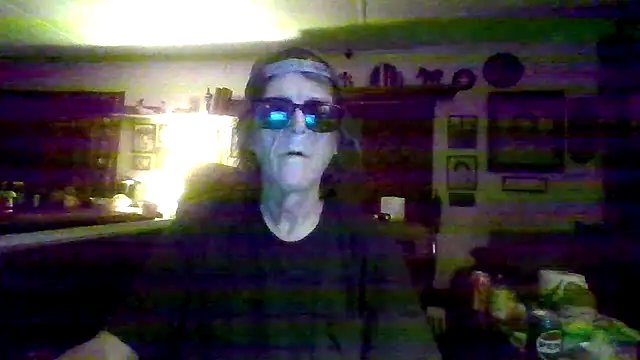 Show modela 22Sub22 na web-kameri