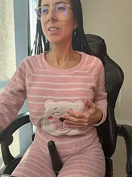 Lili_Cruz38: онлайн-секс-чат