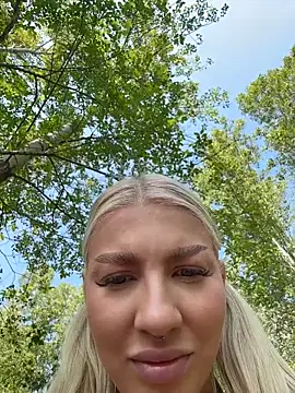 NewLale Show in webcam