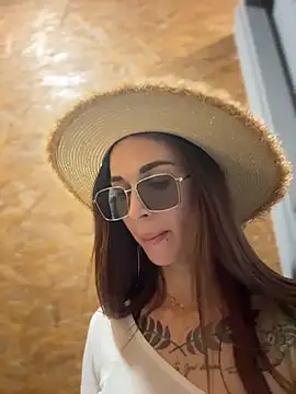 عرض كام NewLale