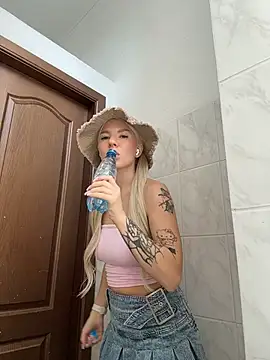 NewLale Webcam show