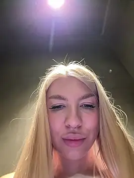 NewLale Show in webcam