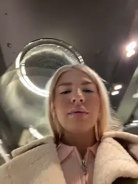 NewLale Show in webcam