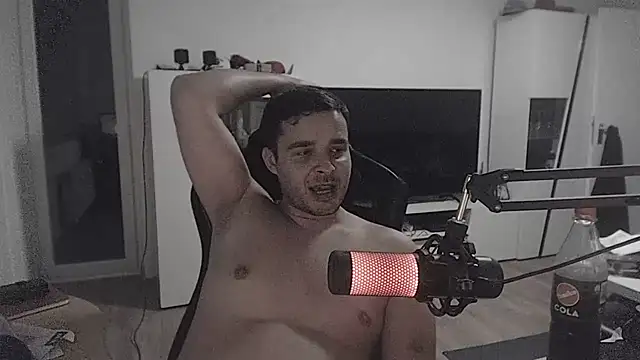 SharkLuigi Adlı Modelin Web Kamerası Şovu