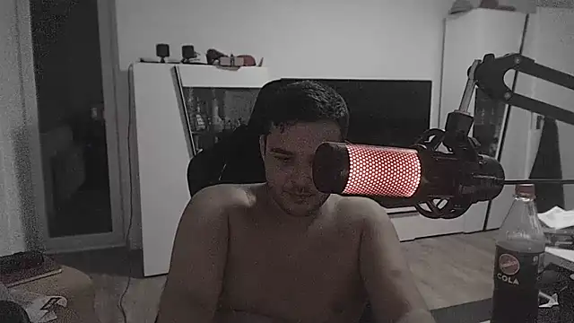 SharkLuigi Webcam show