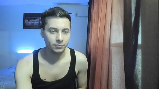 Dreamboy24: διαδικτυακό σόου στην κάμερα