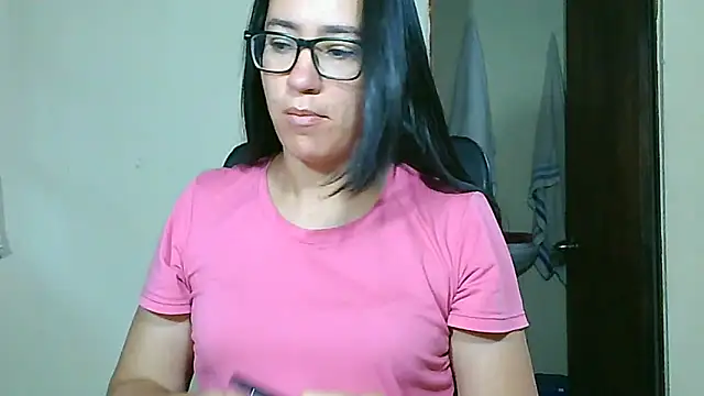 Nathalieprez4のライブXXXチャット