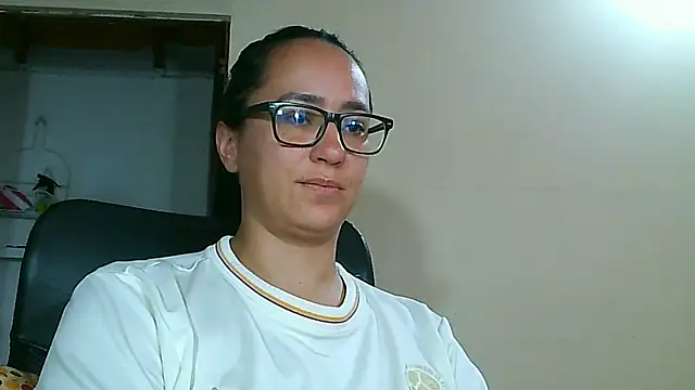 Nathalieprez4's Live XXX Chat