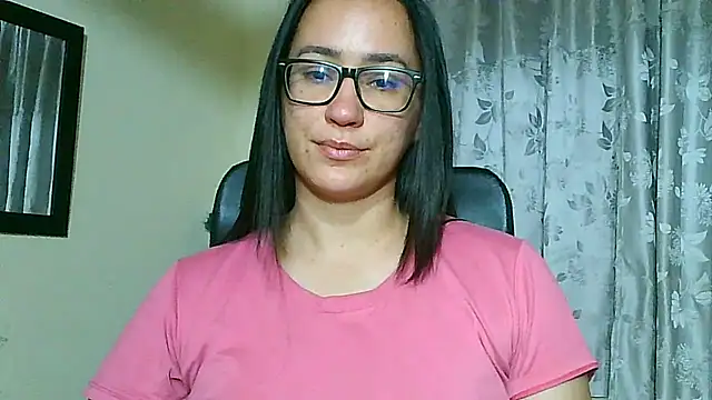 Nathalieprez4のライブXXXチャット