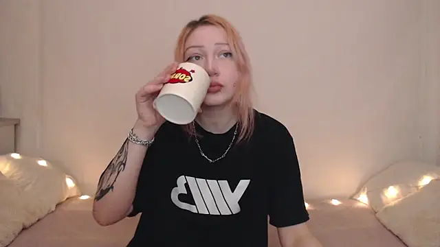 دردشة Emily_hardcore الجنسية المباشرة