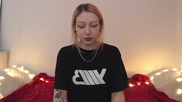 دردشة Emily_hardcore الجنسية المباشرة