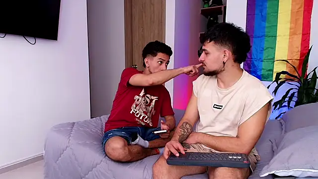 Two_sinzXX Show in webcam