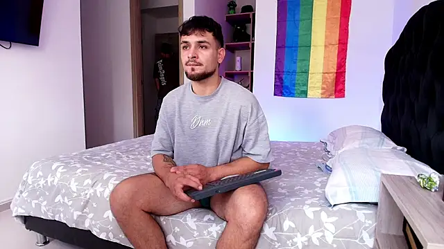 Two_sinzXX Show in webcam