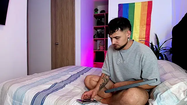 Two_sinzXX's Webcam Show