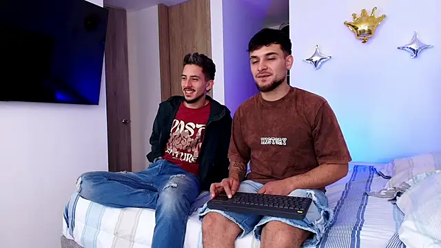 Two_sinzXX's Webcam Show