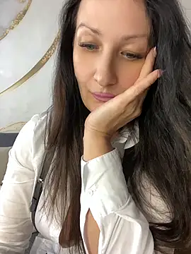 AnnaGrei 在線直播表演