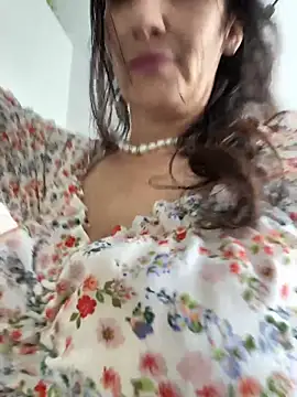 AnnaGrei webcam show