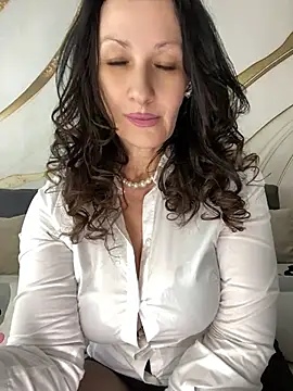 AnnaGrei 在線直播表演