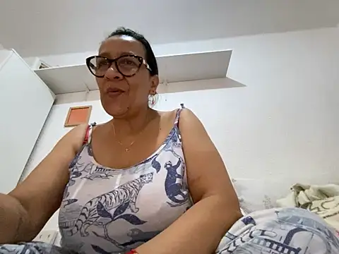sweeviolet Show in webcam