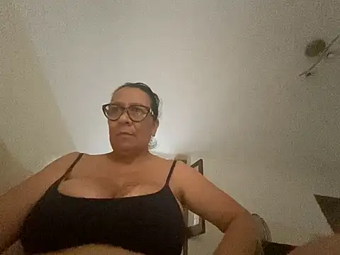sweeviolet Show in webcam