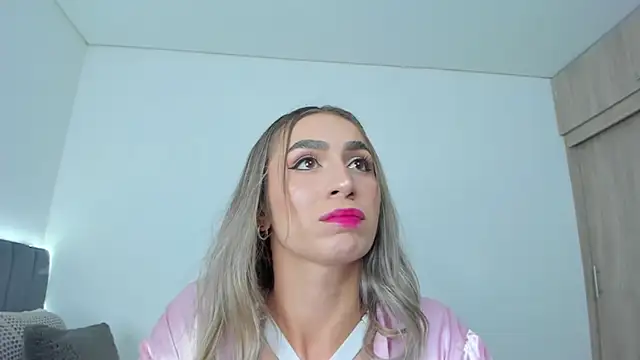 im_sarah34 Chat XXX live