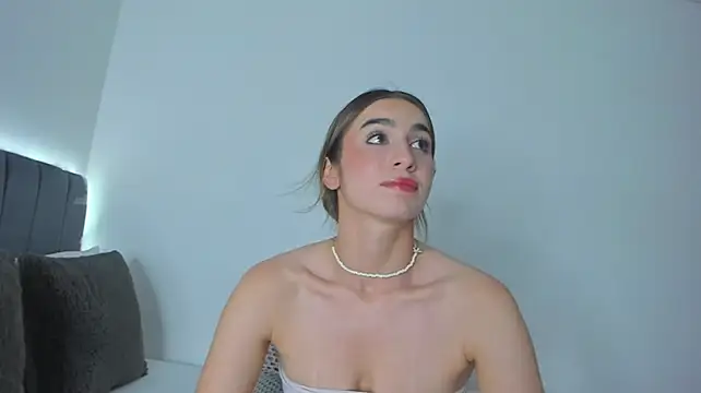 im_sarah34's Live XXX Chat