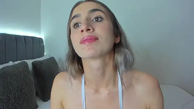im_sarah34 Live XXX Chat