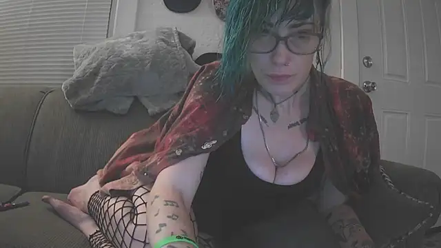 Emily0903 Show in webcam