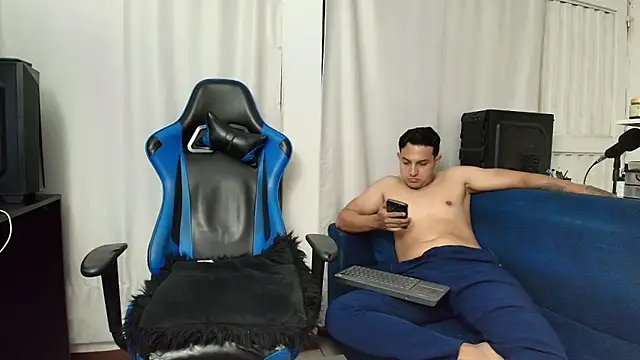 hott_dicks Show in webcam