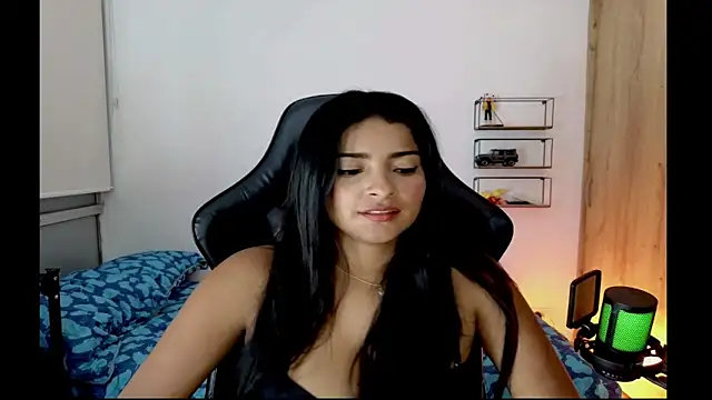 Yues050600 Live XXX-chat