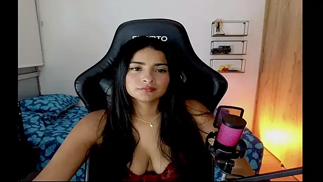 Yues050600 live XXX chat