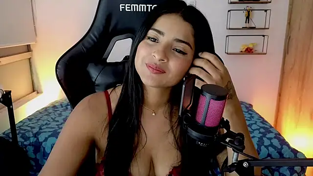 Yues050600 – Live XXX-chat