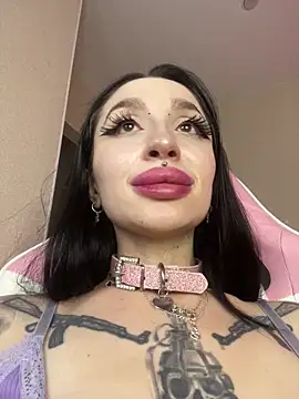 Molly__Moon Pertunjukan Webcam