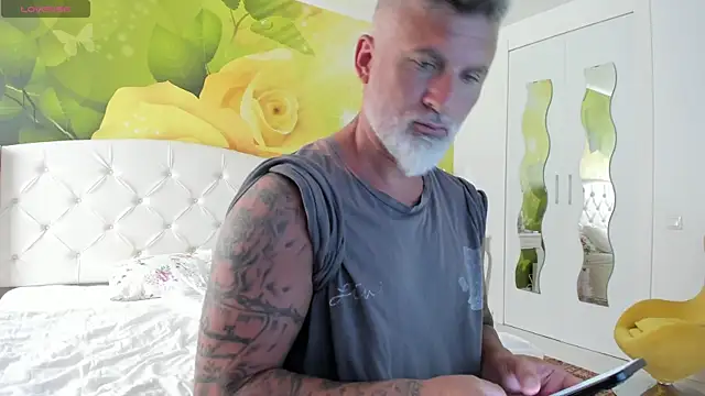 BlowMyXXL Webcam show