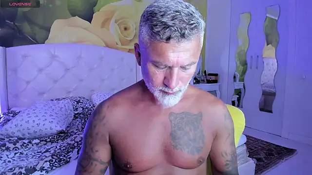 BlowMyXXL Webcam show