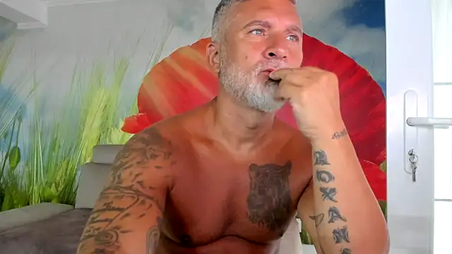 BlowMyXXL Webcam show