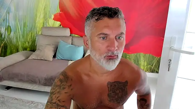 BlowMyXXL Show in webcam