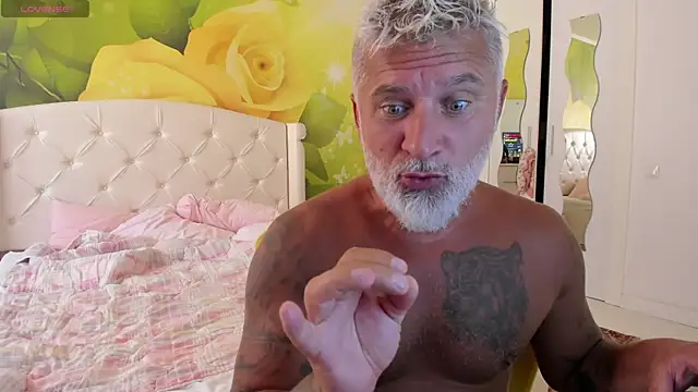BlowMyXXL's Webcam Show