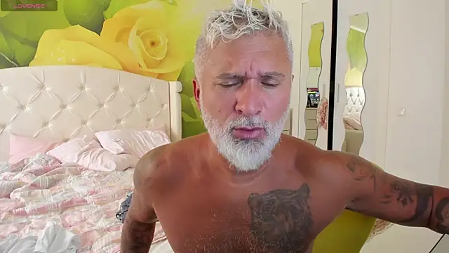 BlowMyXXL Webcam show