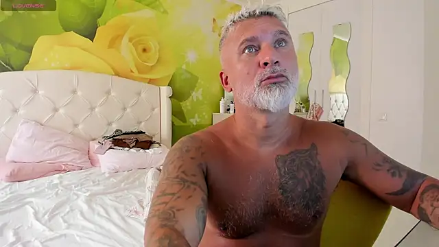 BlowMyXXL Webcam show