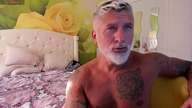 BlowMyXXL Webcam show