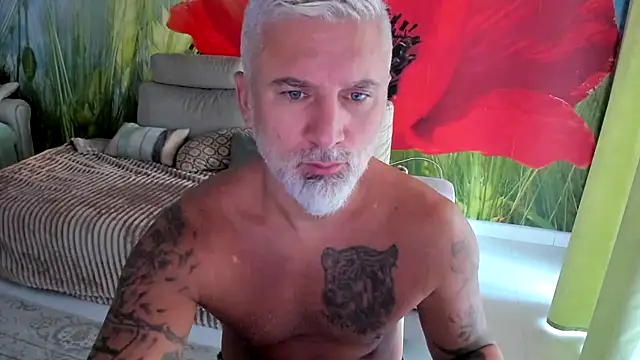 BlowMyXXL's Webcam Show